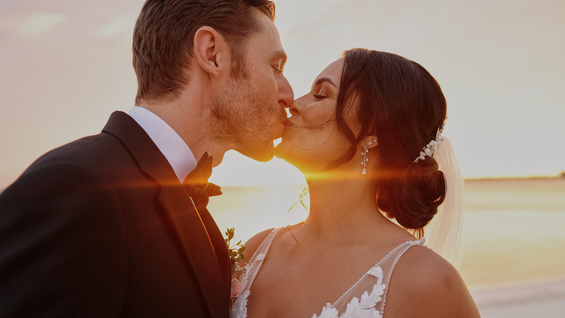 HEIDI AND CHRIS KISS